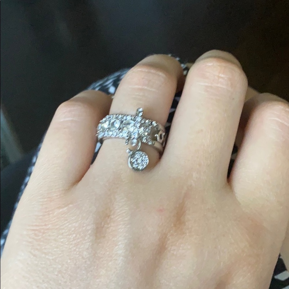 NWT  Silver Color Crystal Ring For Woman - Picture 5 of 6